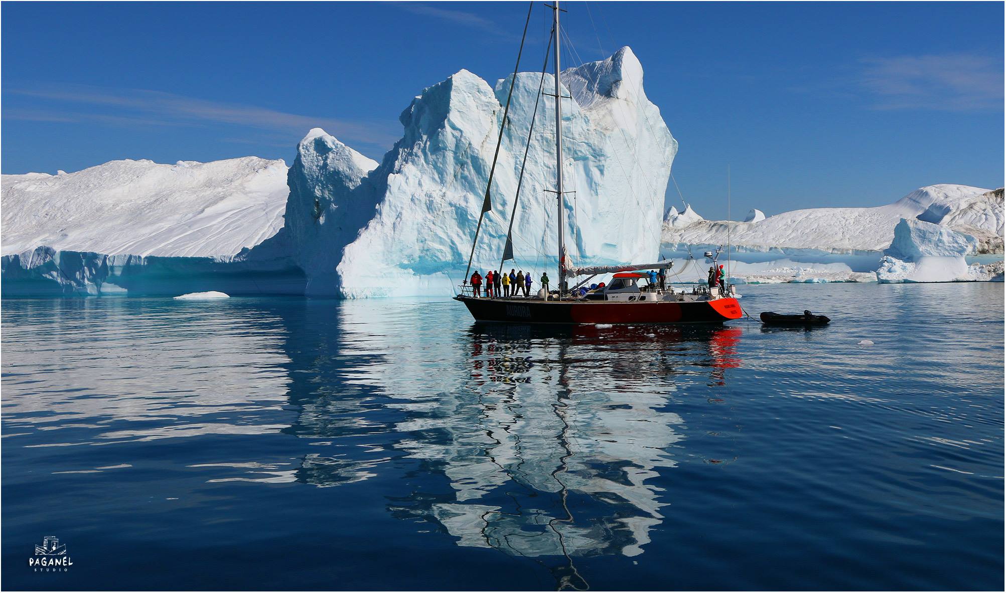 Корабль северный океан. Мурманск Ледовитый океан. Буян Шпицберген Гренландия. Северный Ледовитый океан. Баренц. Остров Медвежий Шпицберген Гренландия.