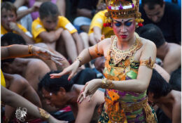 Танці Баронг і Кетчак (Балі) 2013 (22/54)