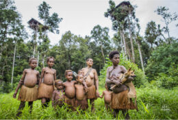 Папуа 2015: плем'я Коровай (41/65)