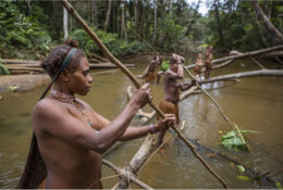 Папуа 2015: плем'я Коровай (44/65)
